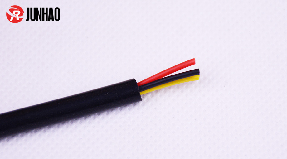 1-1Q101144Z0527 6 mm black 3 core plug cable
